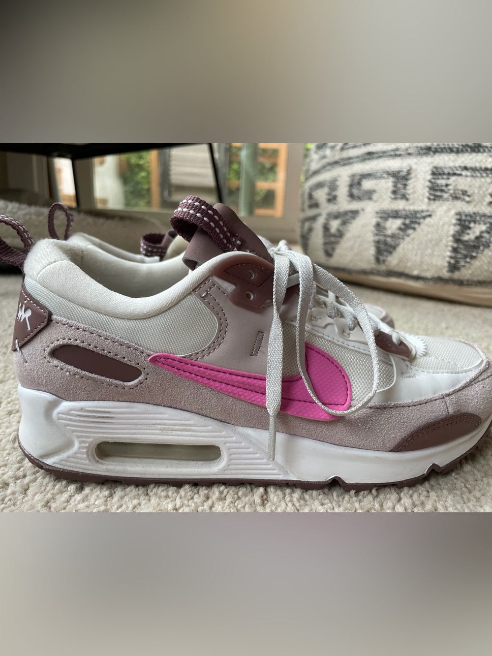 Nike Women’s Air Max 90 Futura Sneaker - Picture 4 of 4